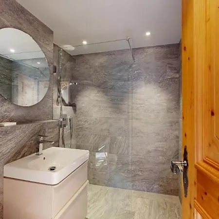 Apartment Abitaziun Cravunera - *